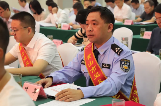 辅警叶军当选“黄山市见义勇为先进人物”